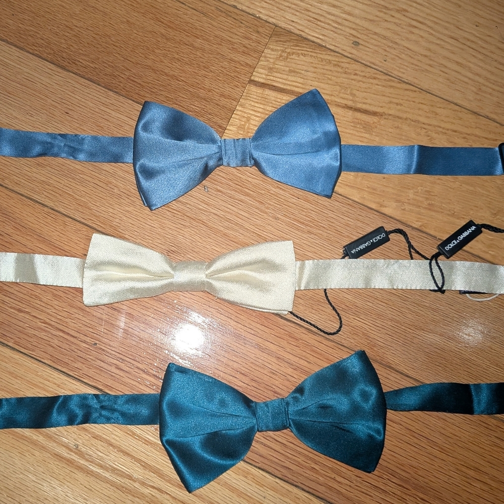 B3. NWT DOLCE & GABBANA 100% SILK ADJUSTABLE NECK PAPILLON BOW TIE BUNDLE